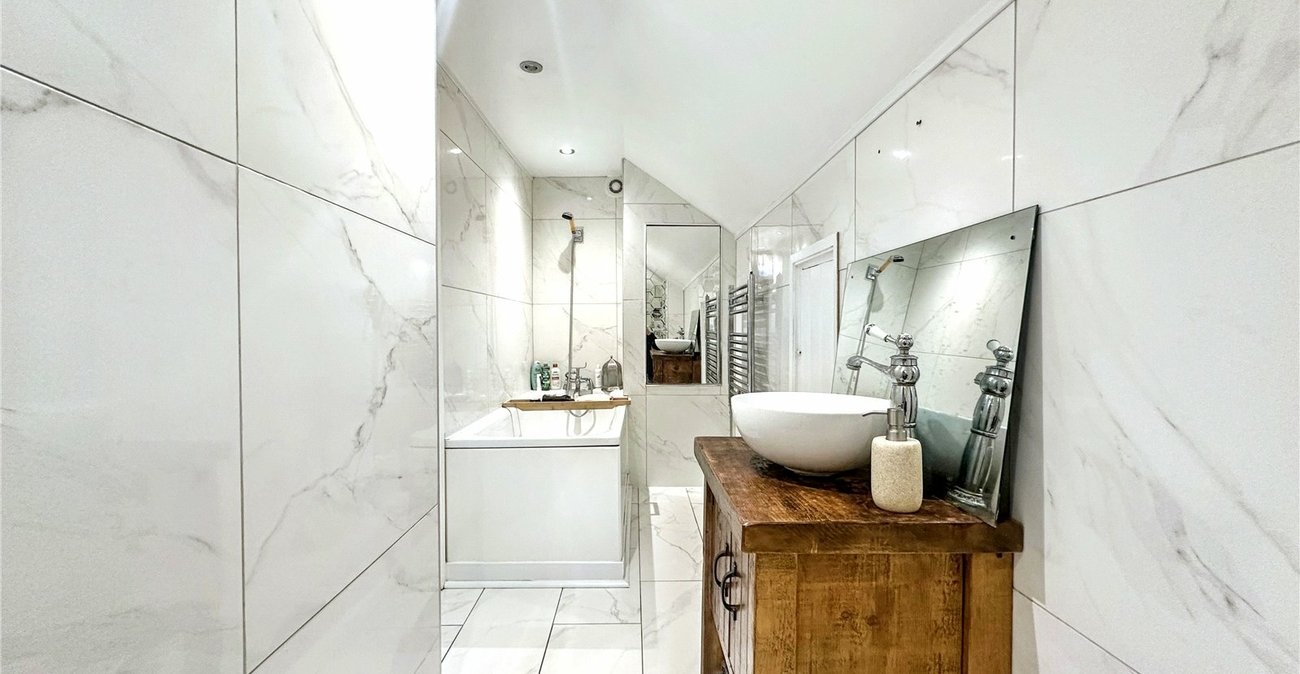 2 bedroom property for sale in Gillingham | Robinson Michael & Jackson