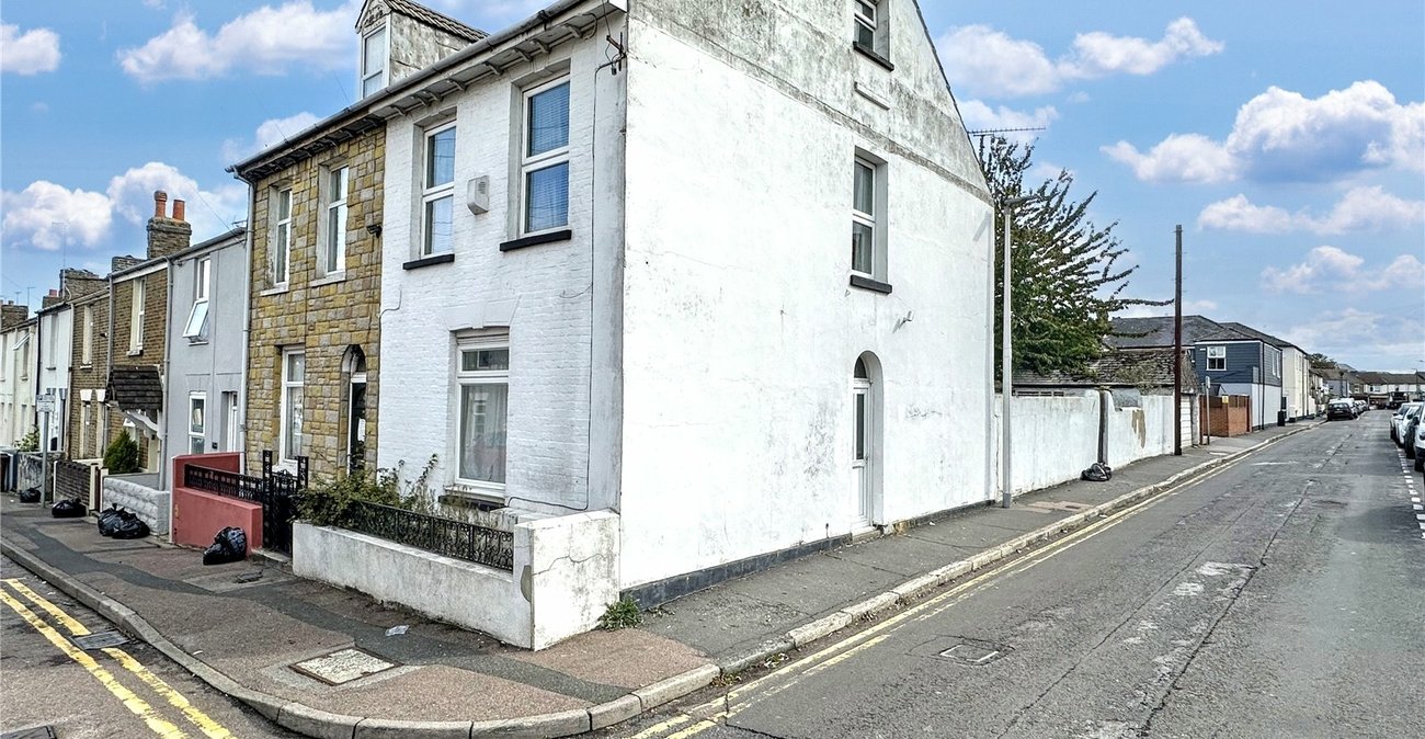 2 bedroom property for sale in Gillingham | Robinson Michael & Jackson