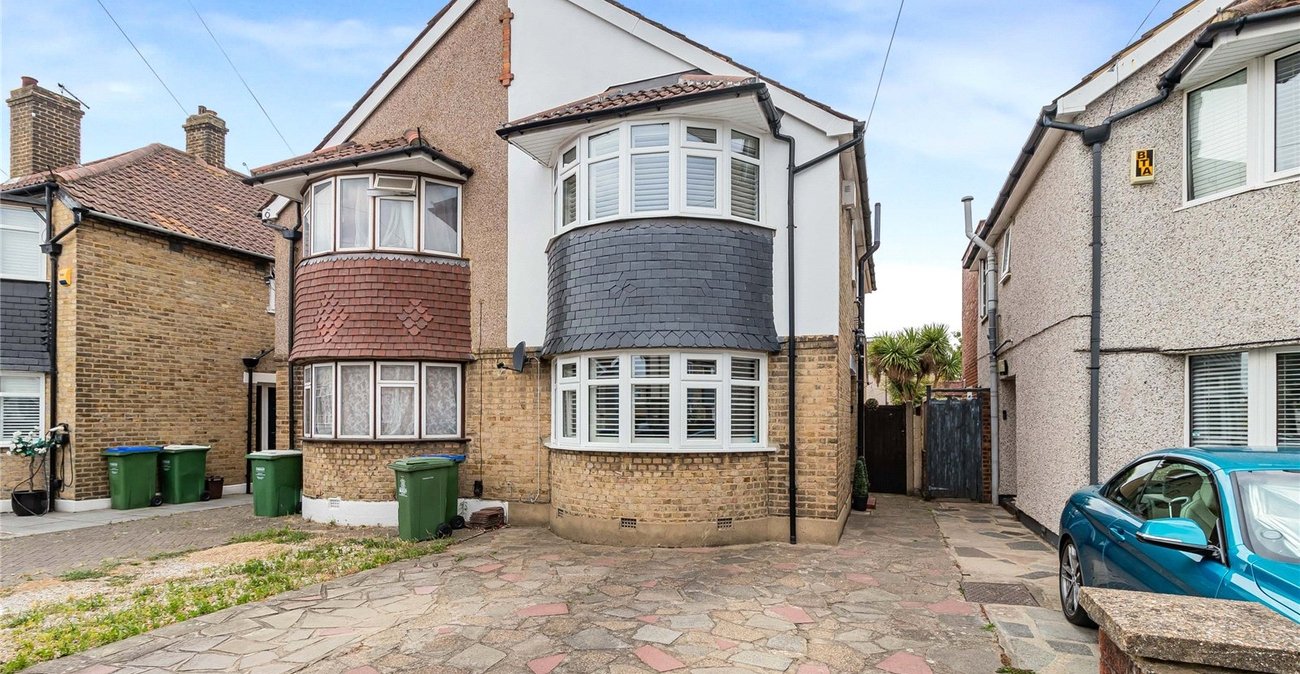 3 bedroom house for sale in Welling | Robinson Jackson