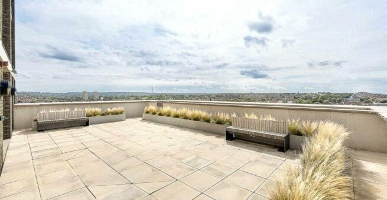 1 bedroom property for sale in  | Robinson Jackson