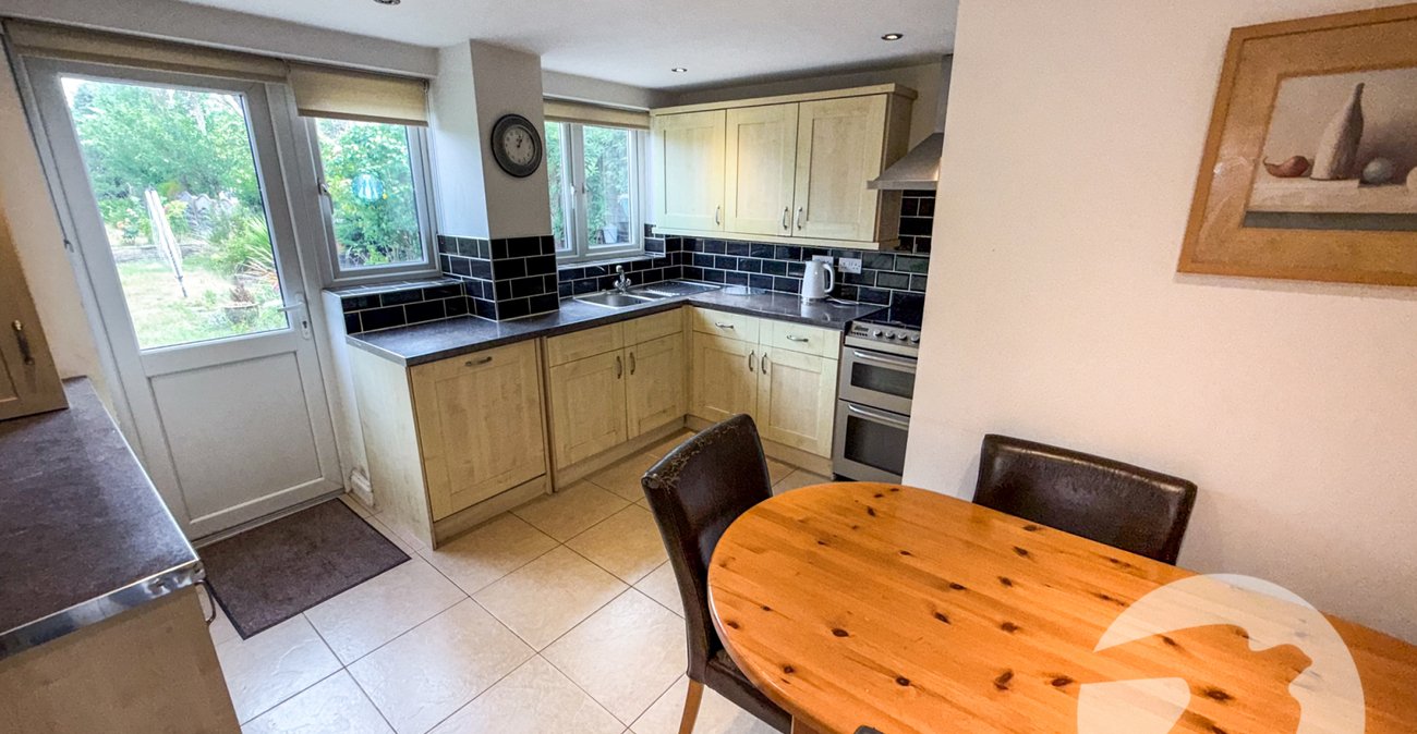 3 bedroom house for sale in London | Robinson Jackson