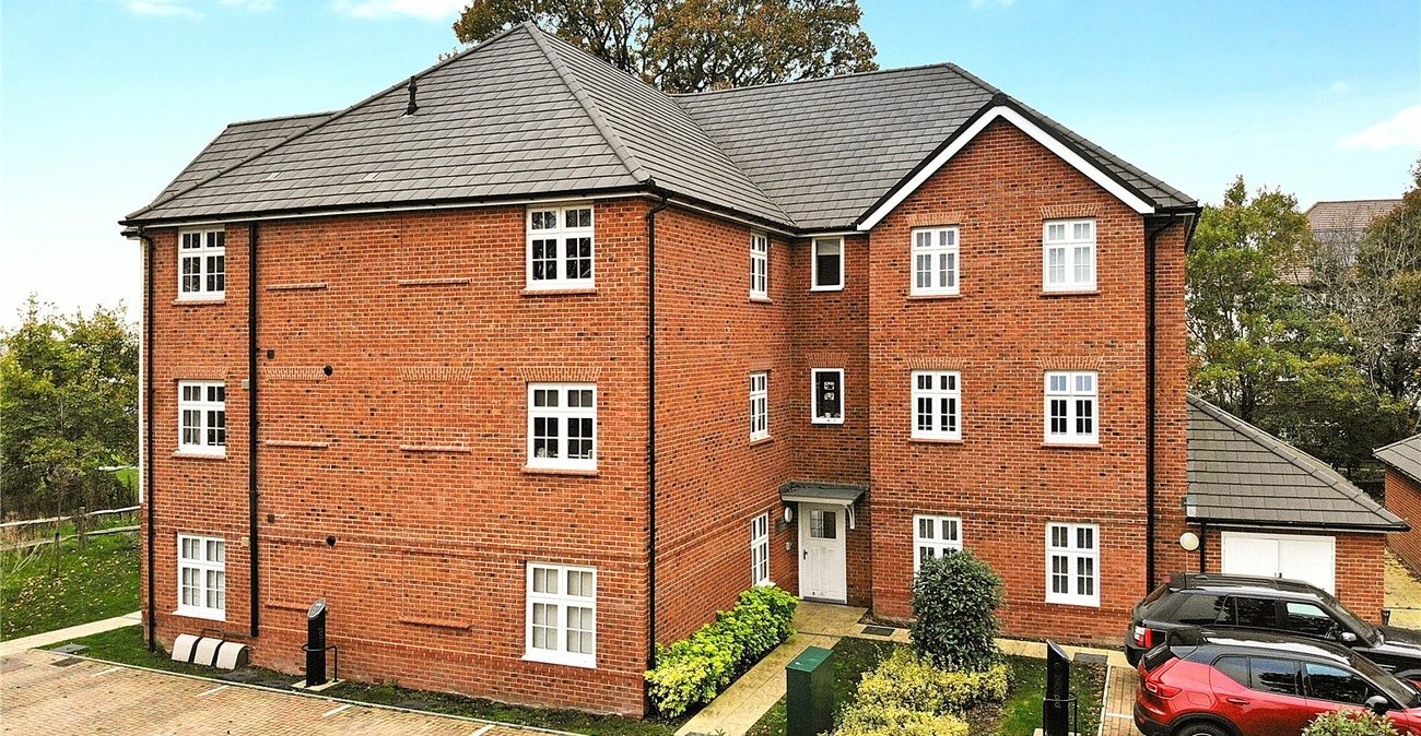 2 bedroom property for sale in Maidstone | Robinson Michael & Jackson