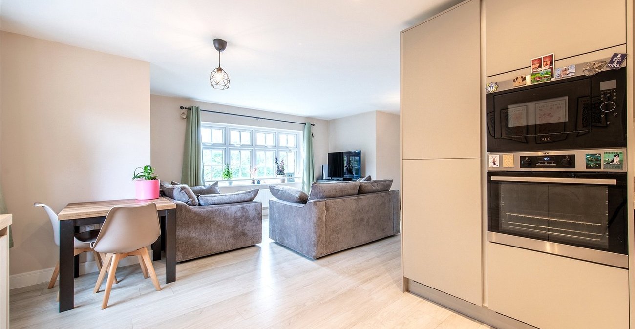 2 bedroom property for sale in Maidstone | Robinson Michael & Jackson