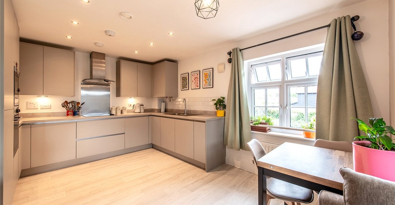 2 bedroom property for sale in Maidstone | Robinson Michael & Jackson