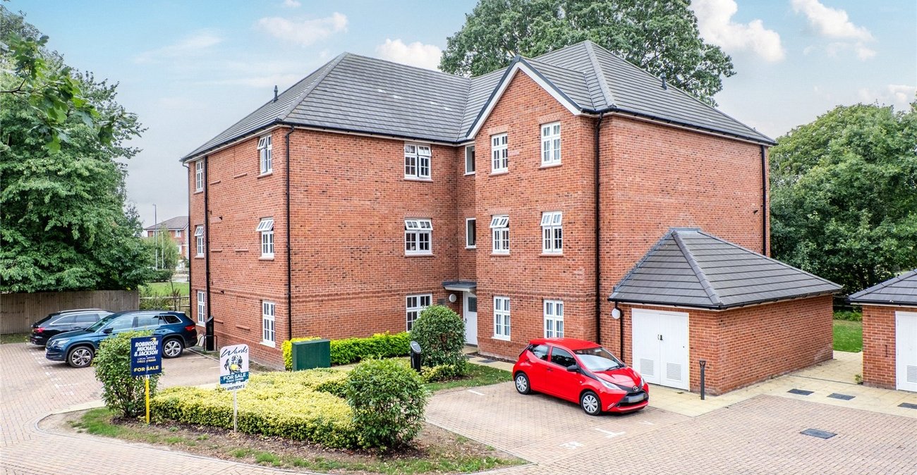 2 bedroom property for sale in Maidstone | Robinson Michael & Jackson