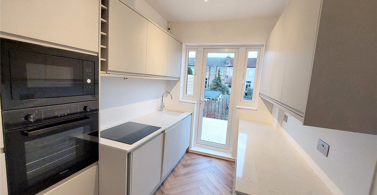 2 bedroom property for sale in Catford | Robinson Jackson