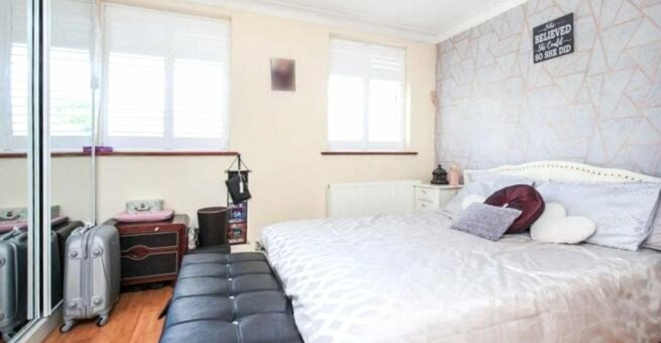 7 bedroom house for sale in London | Robinson Jackson