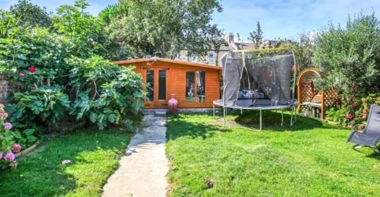 7 bedroom house for sale in London | Robinson Jackson