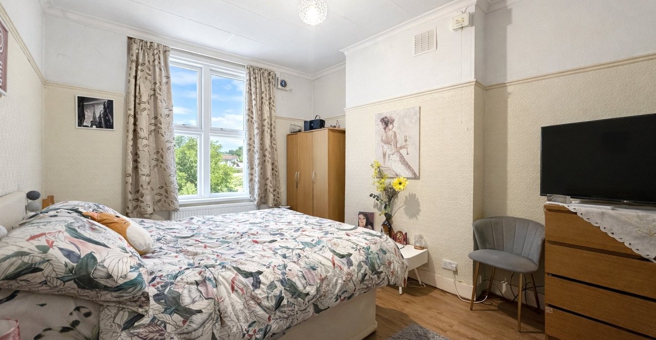 1 bedroom property for sale in London | Robinson Jackson