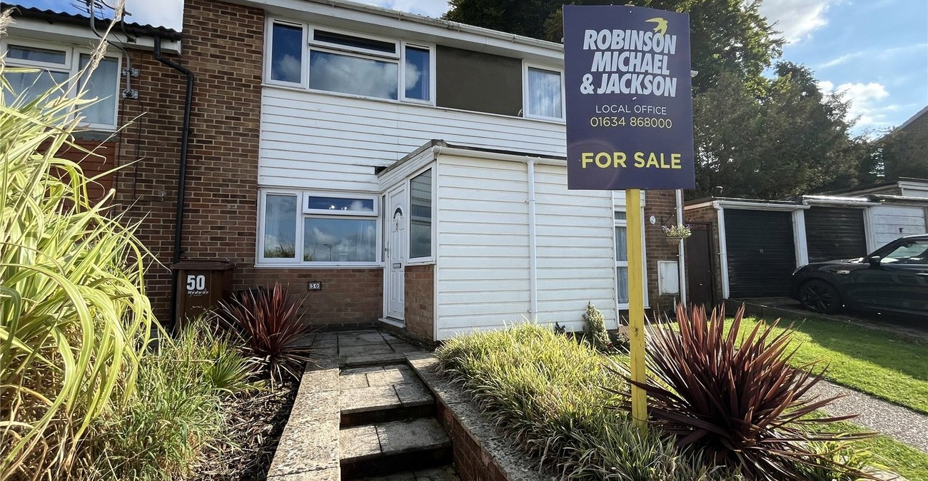 2 bedroom house for sale in Walderslade | Robinson Michael & Jackson