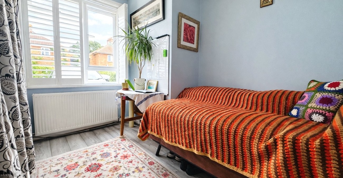 2 bedroom property for sale in London | Robinson Jackson