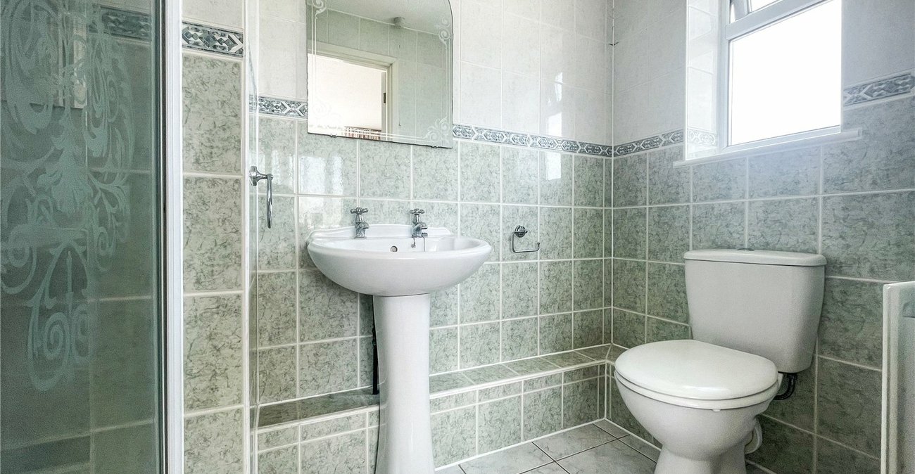 4 bedroom property for sale in Rainham | Robinson Michael & Jackson