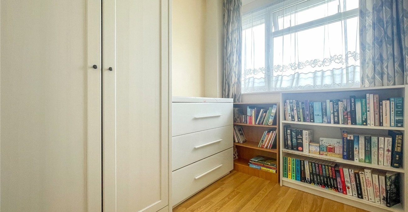 4 bedroom property for sale in Rainham | Robinson Michael & Jackson