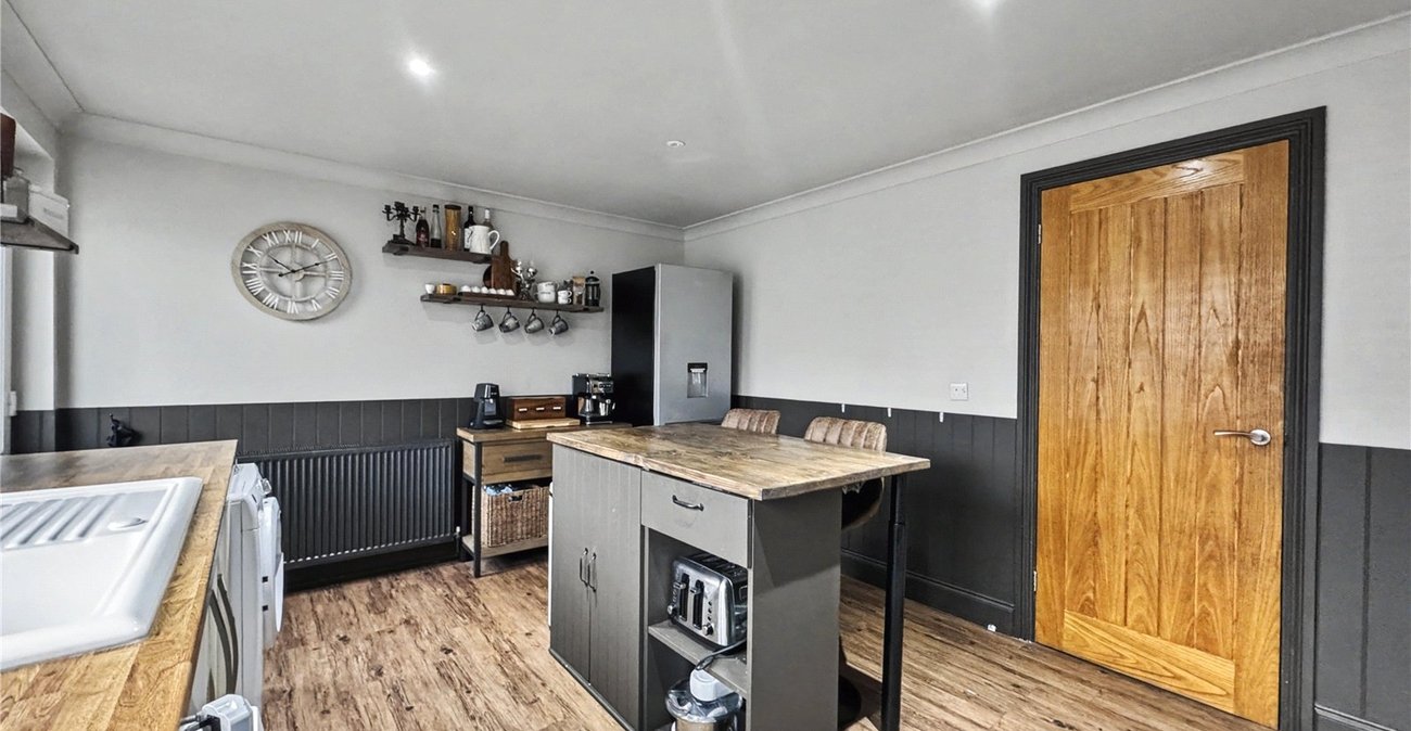 4 bedroom property for sale in Rainham | Robinson Michael & Jackson