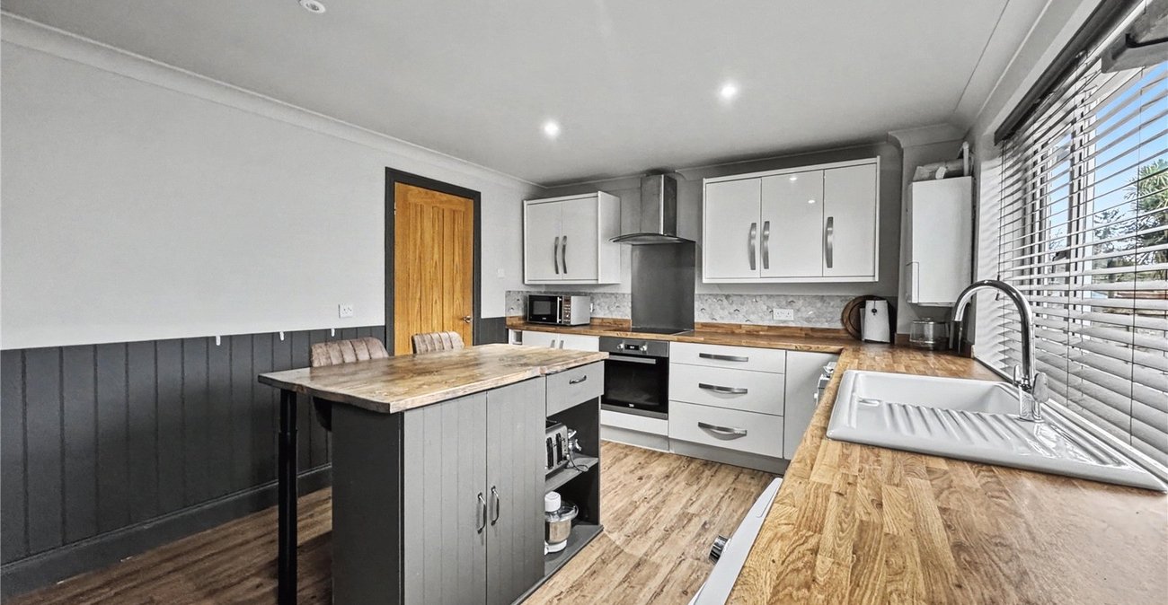 4 bedroom property for sale in Rainham | Robinson Michael & Jackson