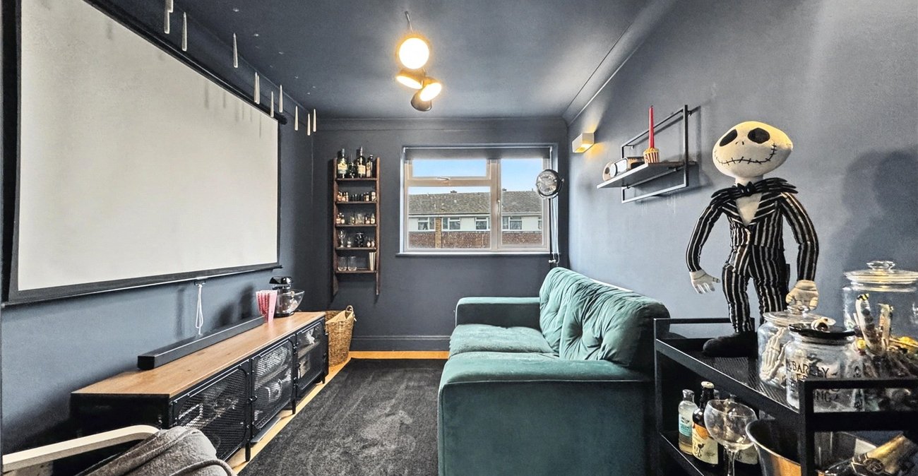 4 bedroom property for sale in Rainham | Robinson Michael & Jackson