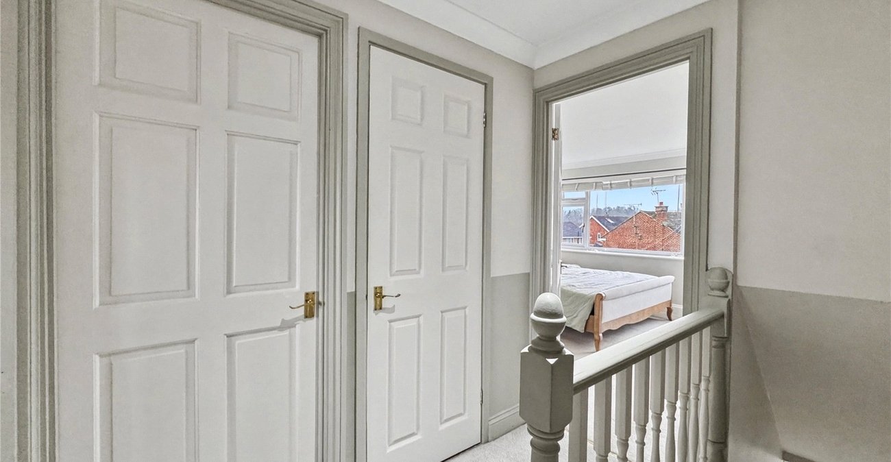 4 bedroom property for sale in Rainham | Robinson Michael & Jackson