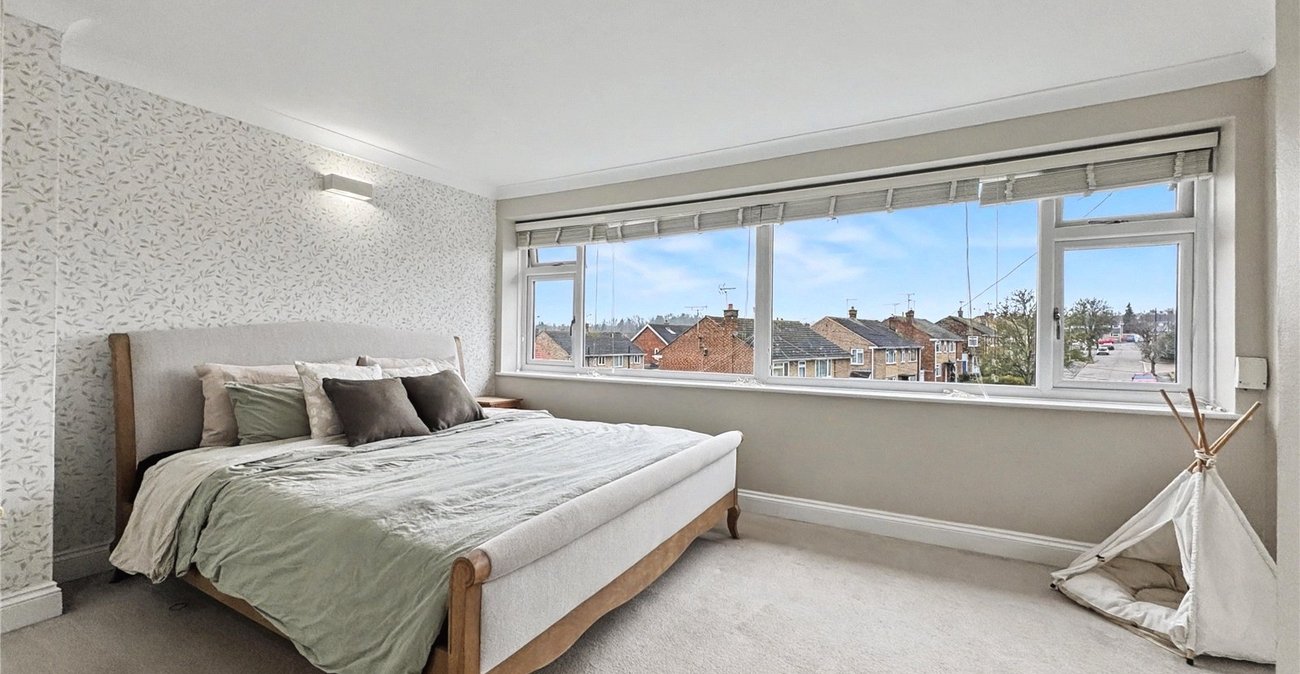 4 bedroom property for sale in Rainham | Robinson Michael & Jackson