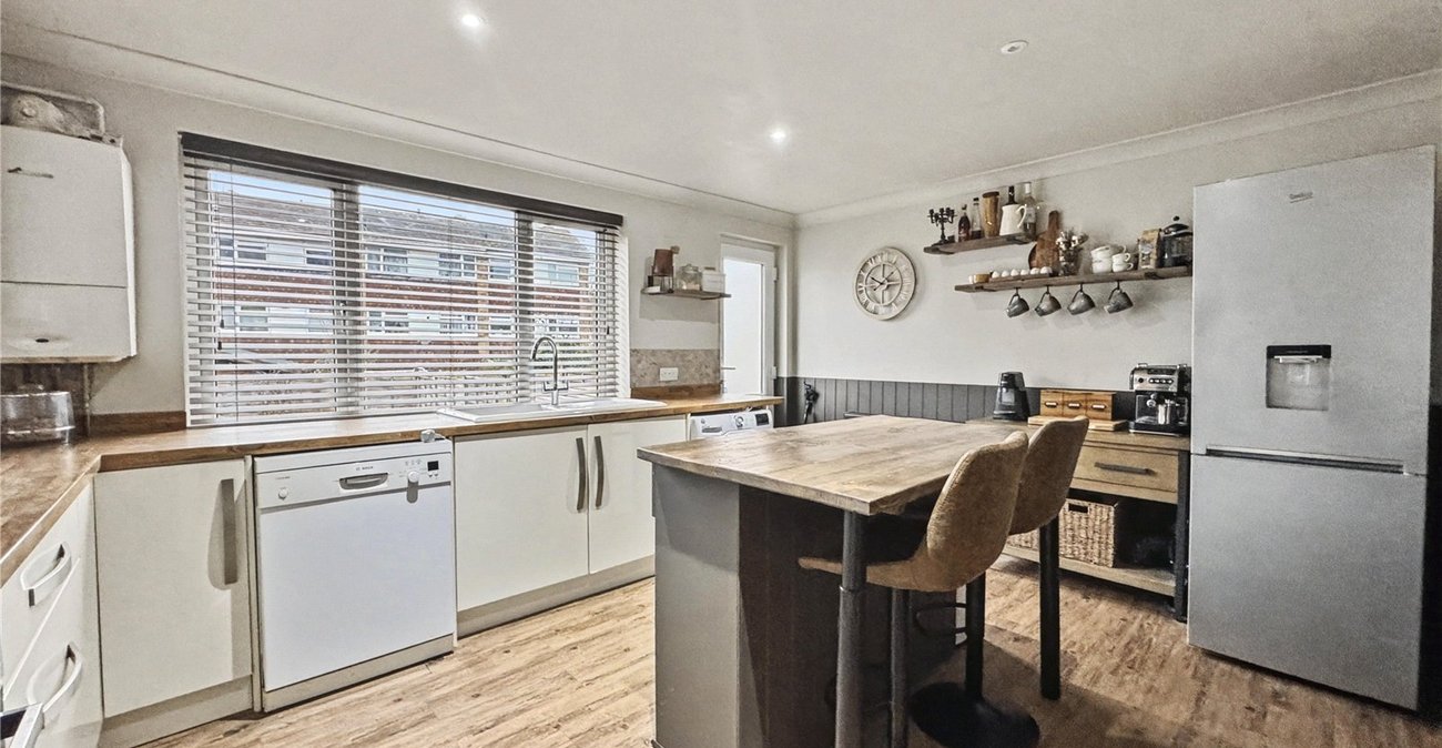 4 bedroom property for sale in Rainham | Robinson Michael & Jackson