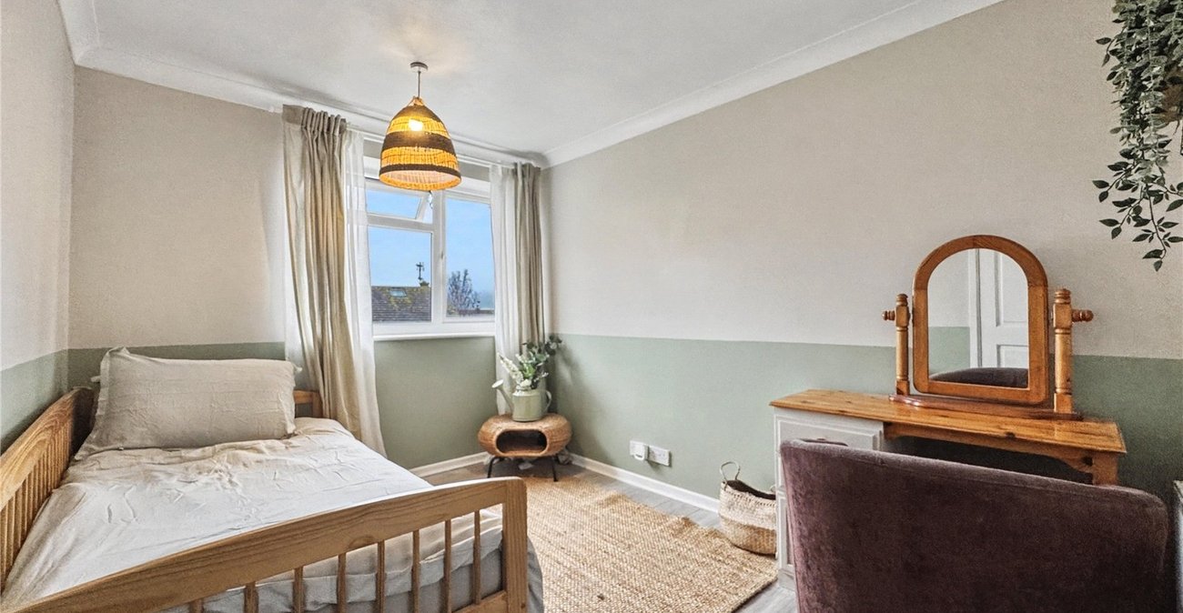 4 bedroom property for sale in Rainham | Robinson Michael & Jackson