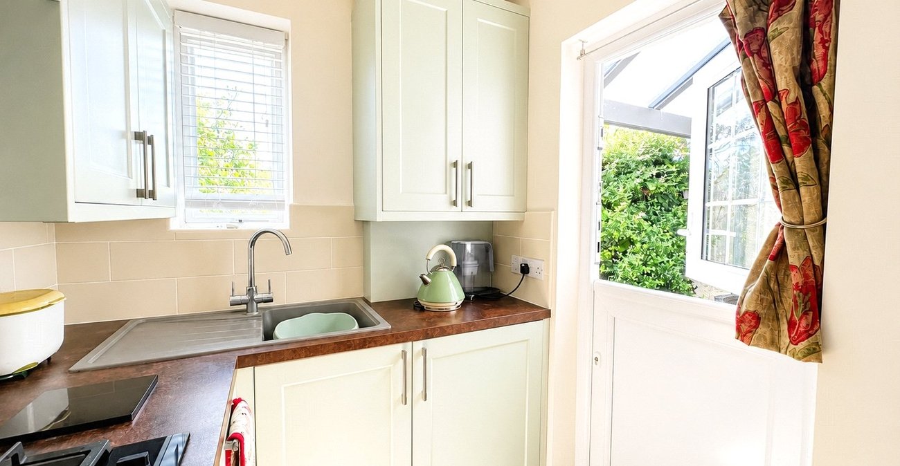 3 bedroom house for sale in Bromley | Robinson Jackson