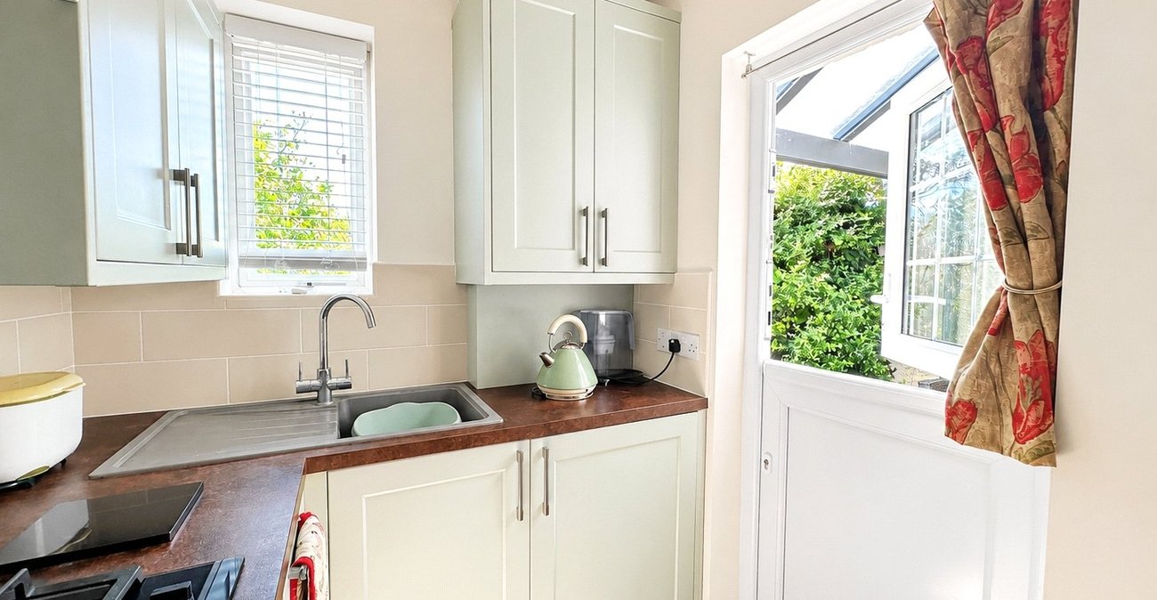 3 bedroom house for sale in Bromley | Robinson Jackson