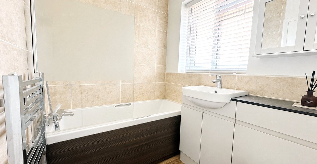 3 bedroom house for sale in Bromley | Robinson Jackson
