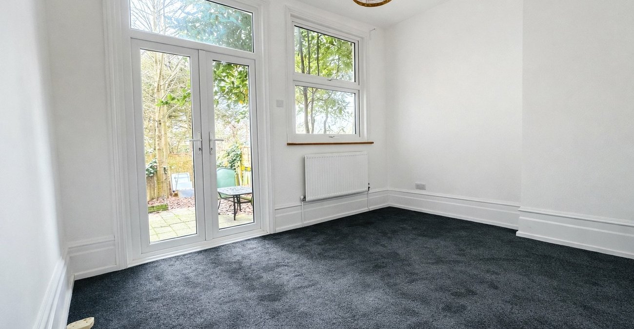 2 bedroom property for sale in Catford | Robinson Jackson