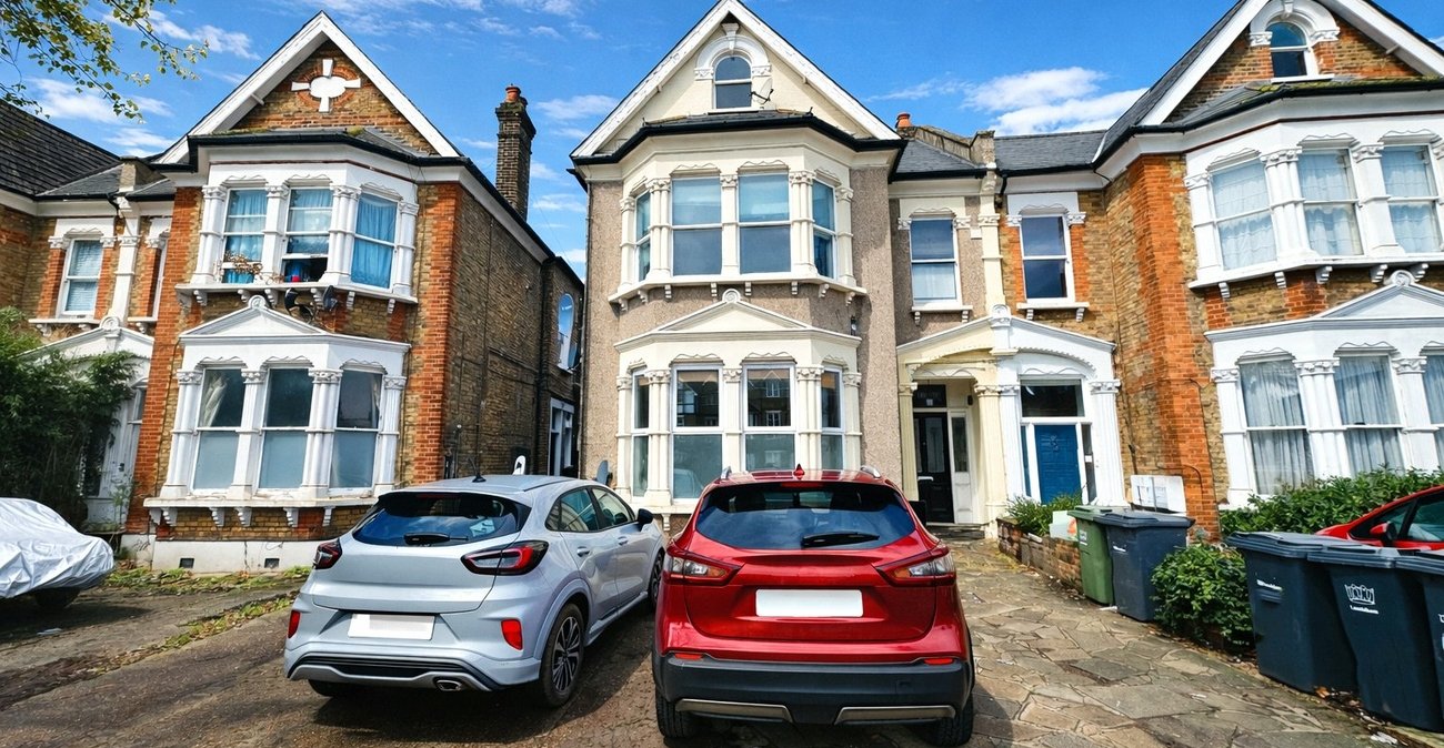 2 bedroom property for sale in Catford | Robinson Jackson