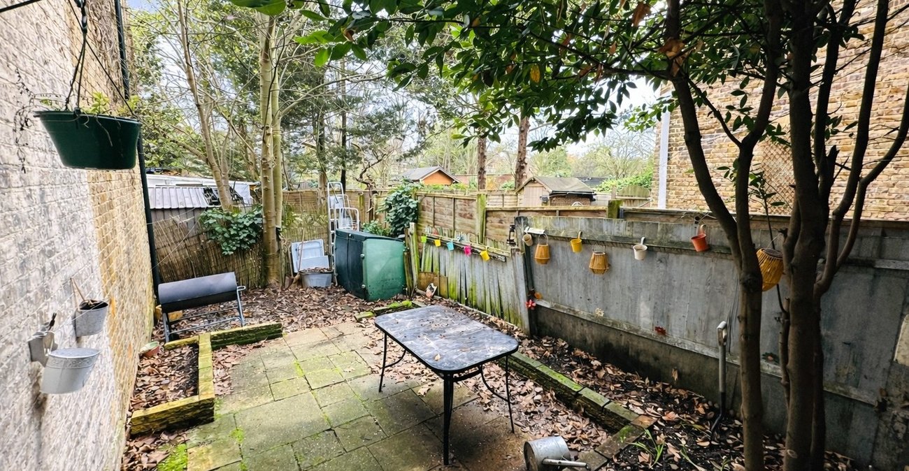 2 bedroom property for sale in Catford | Robinson Jackson