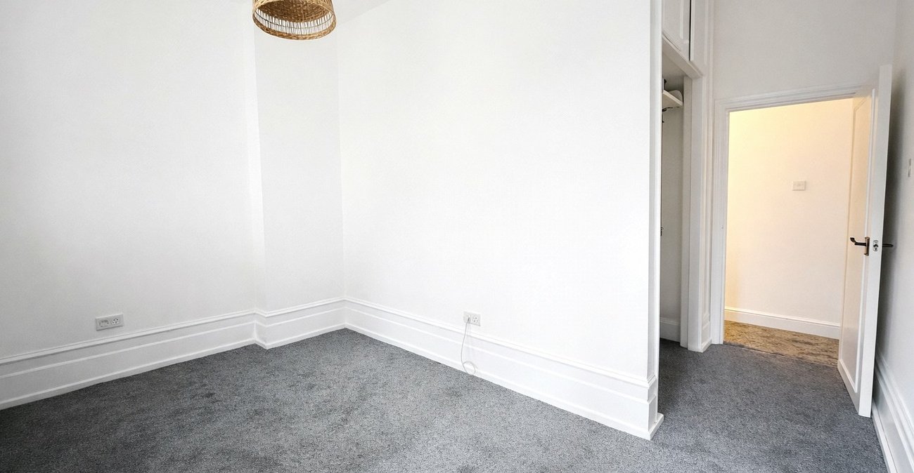 2 bedroom property for sale in Catford | Robinson Jackson