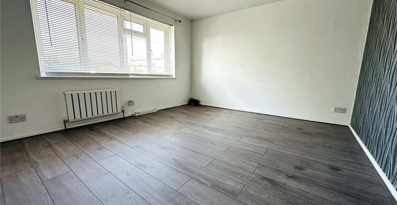 2 bedroom property for sale in London | Robinson Jackson