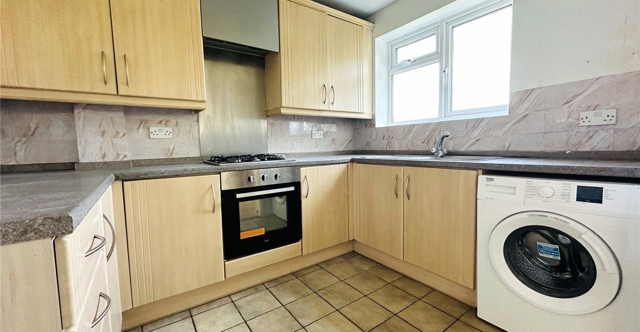 2 bedroom property for sale in London | Robinson Jackson