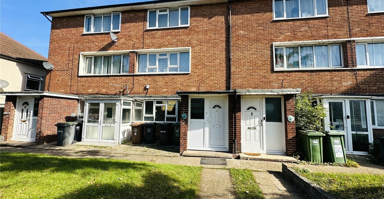 2 bedroom property for sale in London | Robinson Jackson