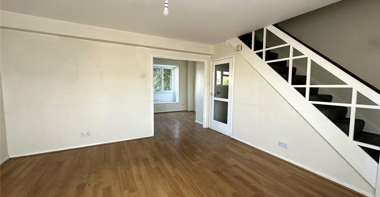 2 bedroom property for sale in London | Robinson Jackson