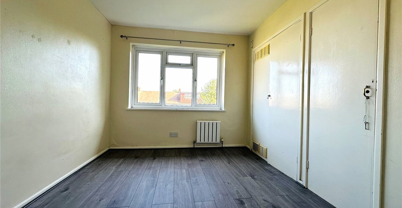 2 bedroom property for sale in London | Robinson Jackson
