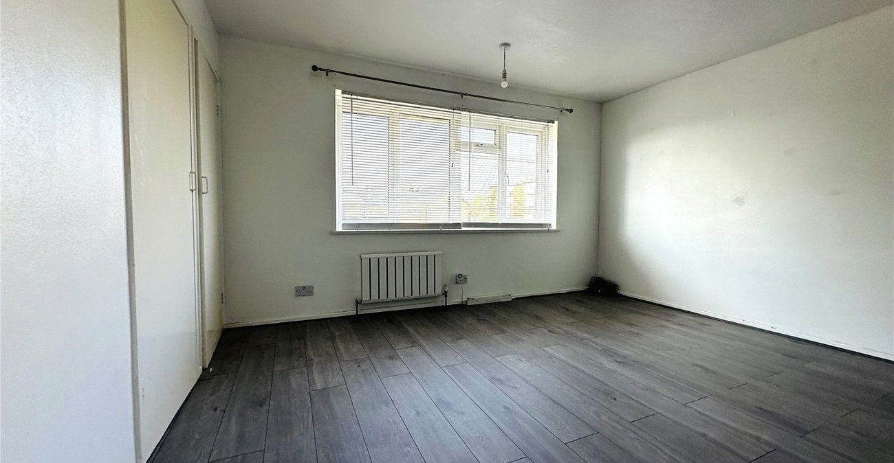 2 bedroom property for sale in London | Robinson Jackson