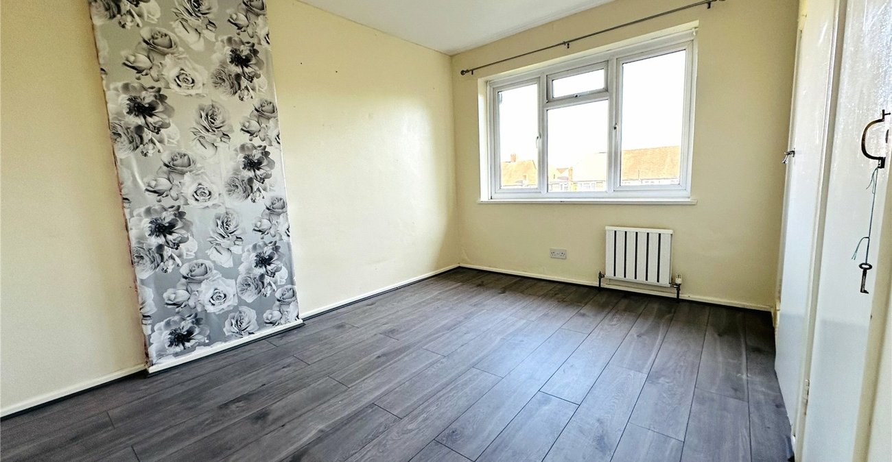 2 bedroom property for sale in London | Robinson Jackson