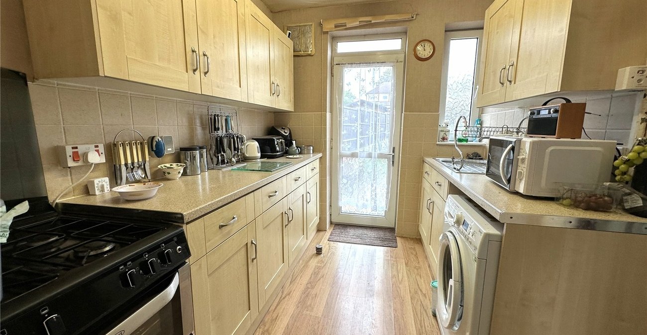 3 bedroom house for sale in London | Robinson Jackson