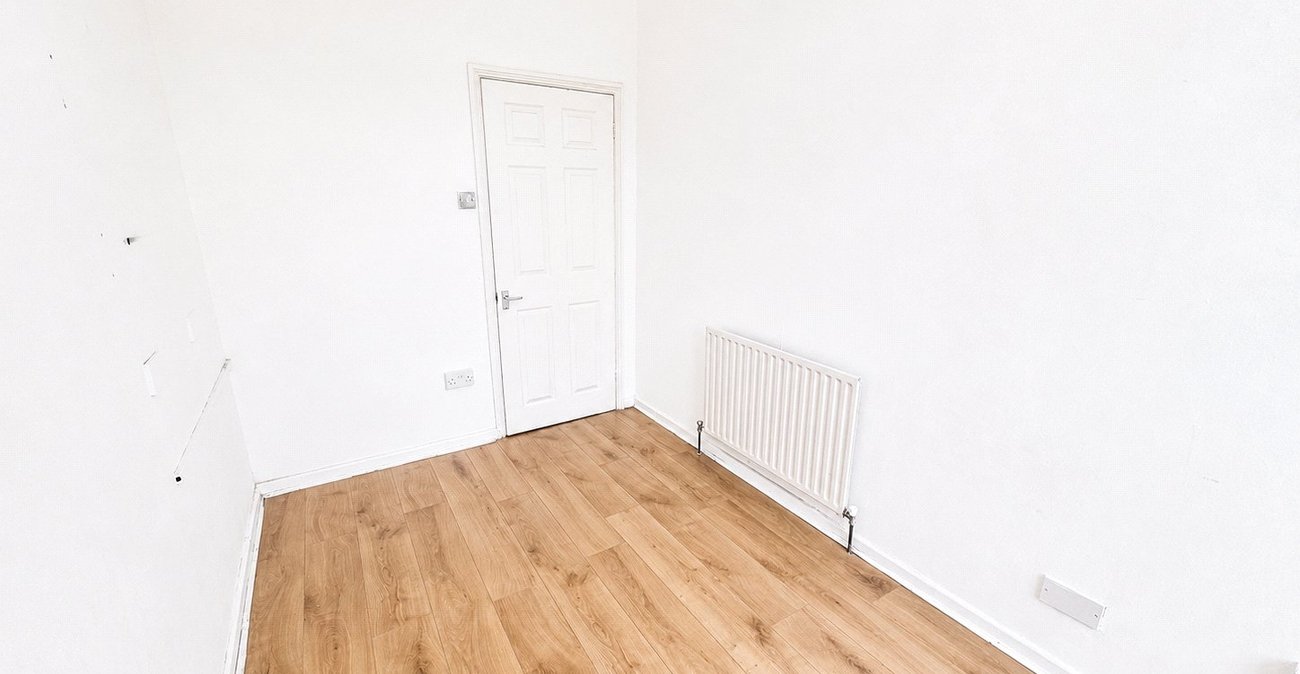 2 bedroom property for sale in London | Robinson Jackson