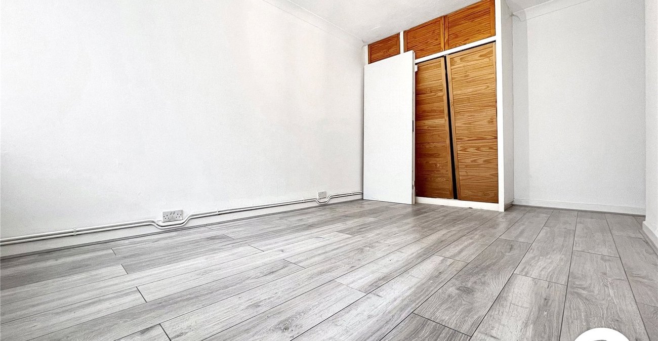 2 bedroom property for sale in Erith | Robinson Jackson
