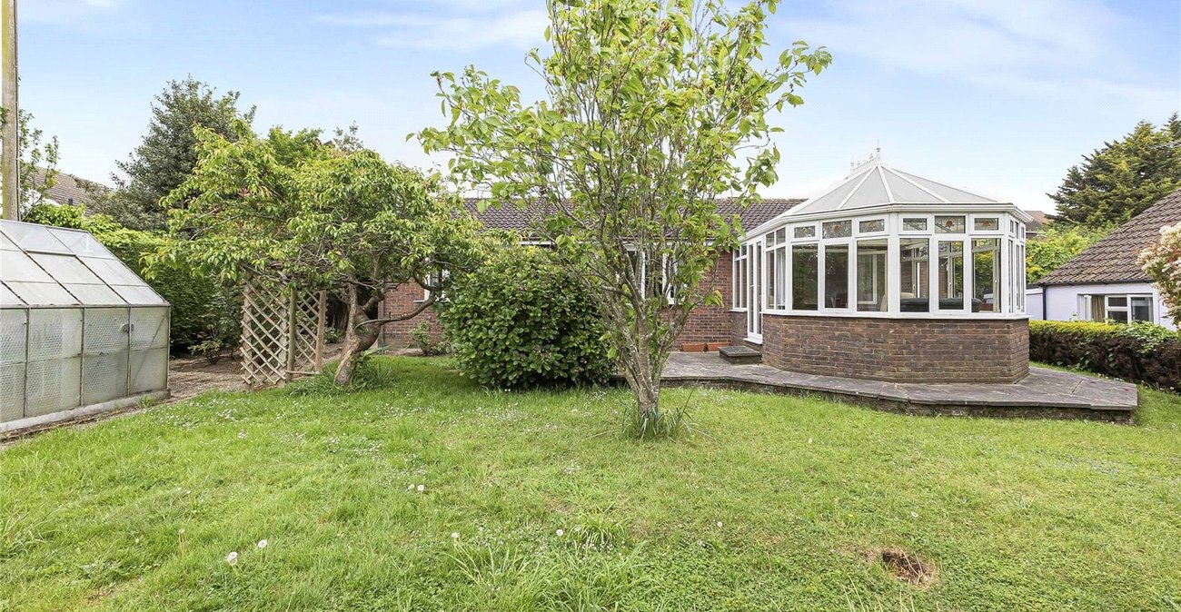 3 bedroom bungalow for sale in Rochester | Robinson Michael & Jackson