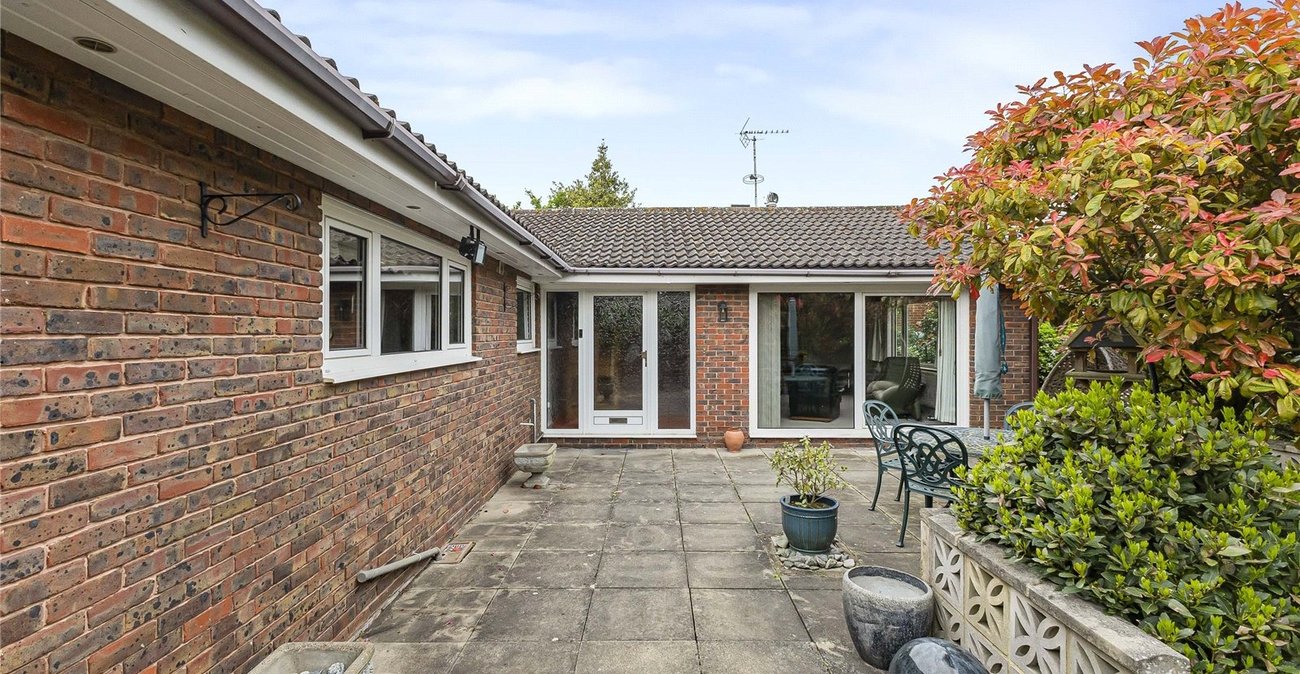 3 bedroom bungalow for sale in Rochester | Robinson Michael & Jackson