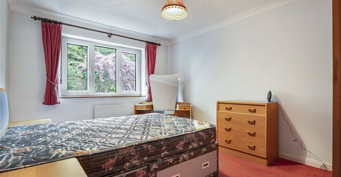 3 bedroom bungalow for sale in Rochester | Robinson Michael & Jackson