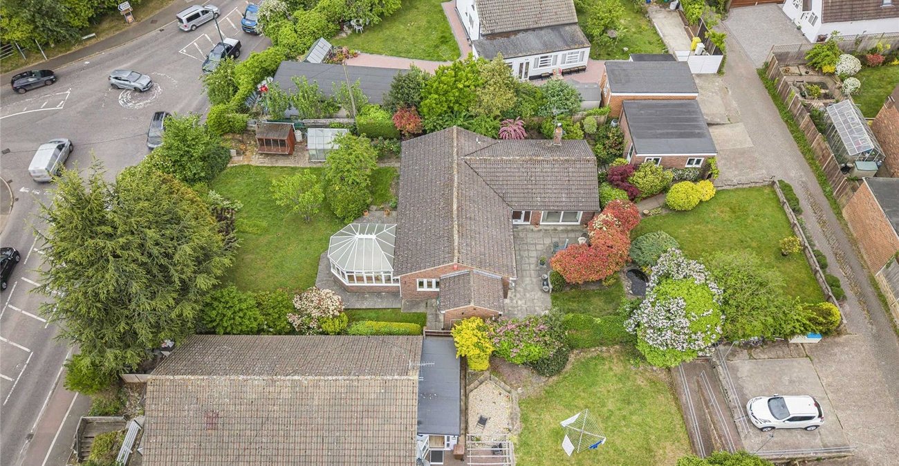 3 bedroom bungalow for sale in Rochester | Robinson Michael & Jackson