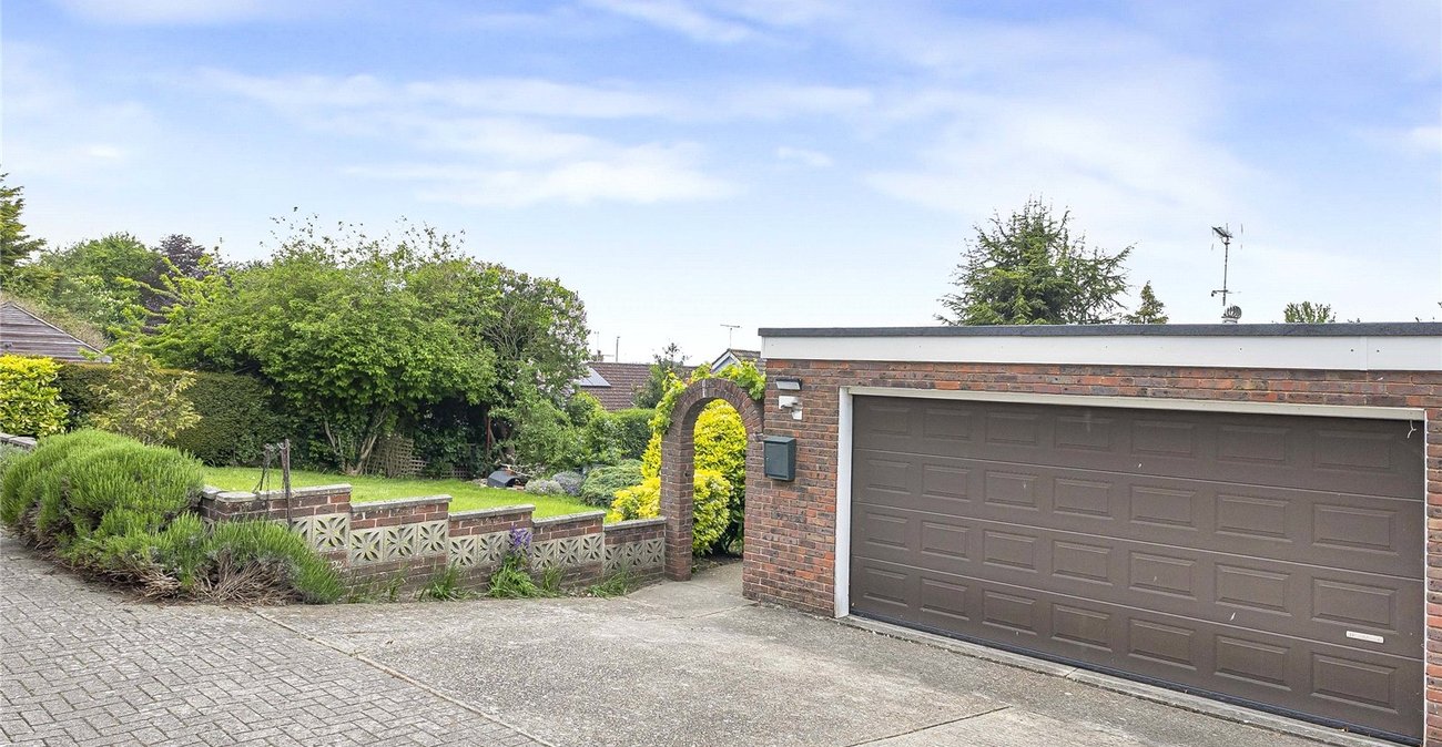 3 bedroom bungalow for sale in Rochester | Robinson Michael & Jackson