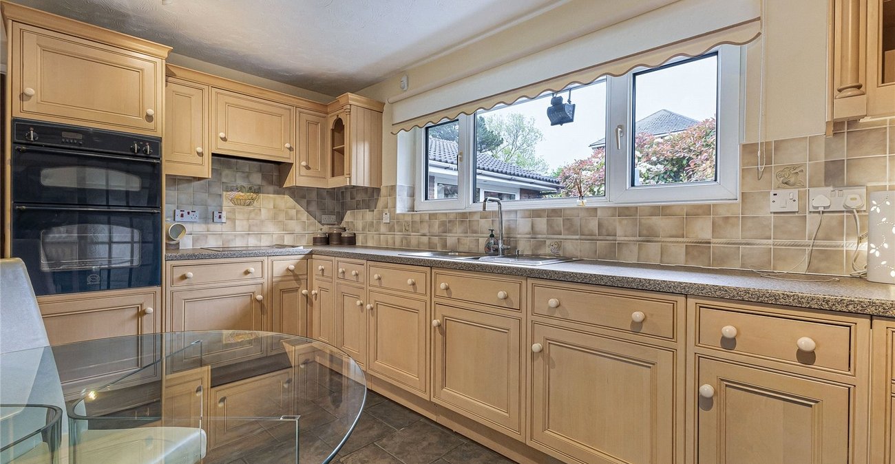 3 bedroom bungalow for sale in Rochester | Robinson Michael & Jackson