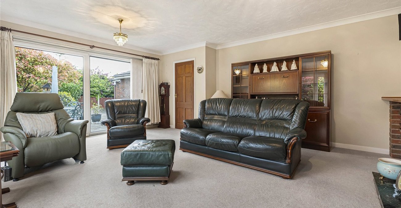 3 bedroom bungalow for sale in Rochester | Robinson Michael & Jackson