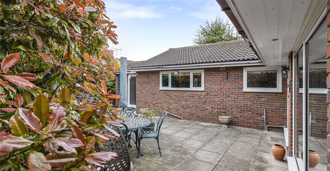 3 bedroom bungalow for sale in Rochester | Robinson Michael & Jackson