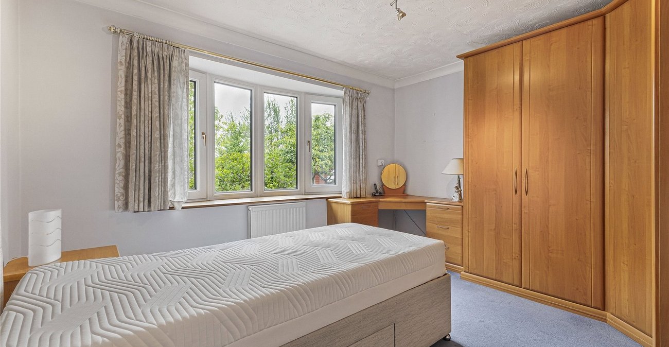 3 bedroom bungalow for sale in Rochester | Robinson Michael & Jackson
